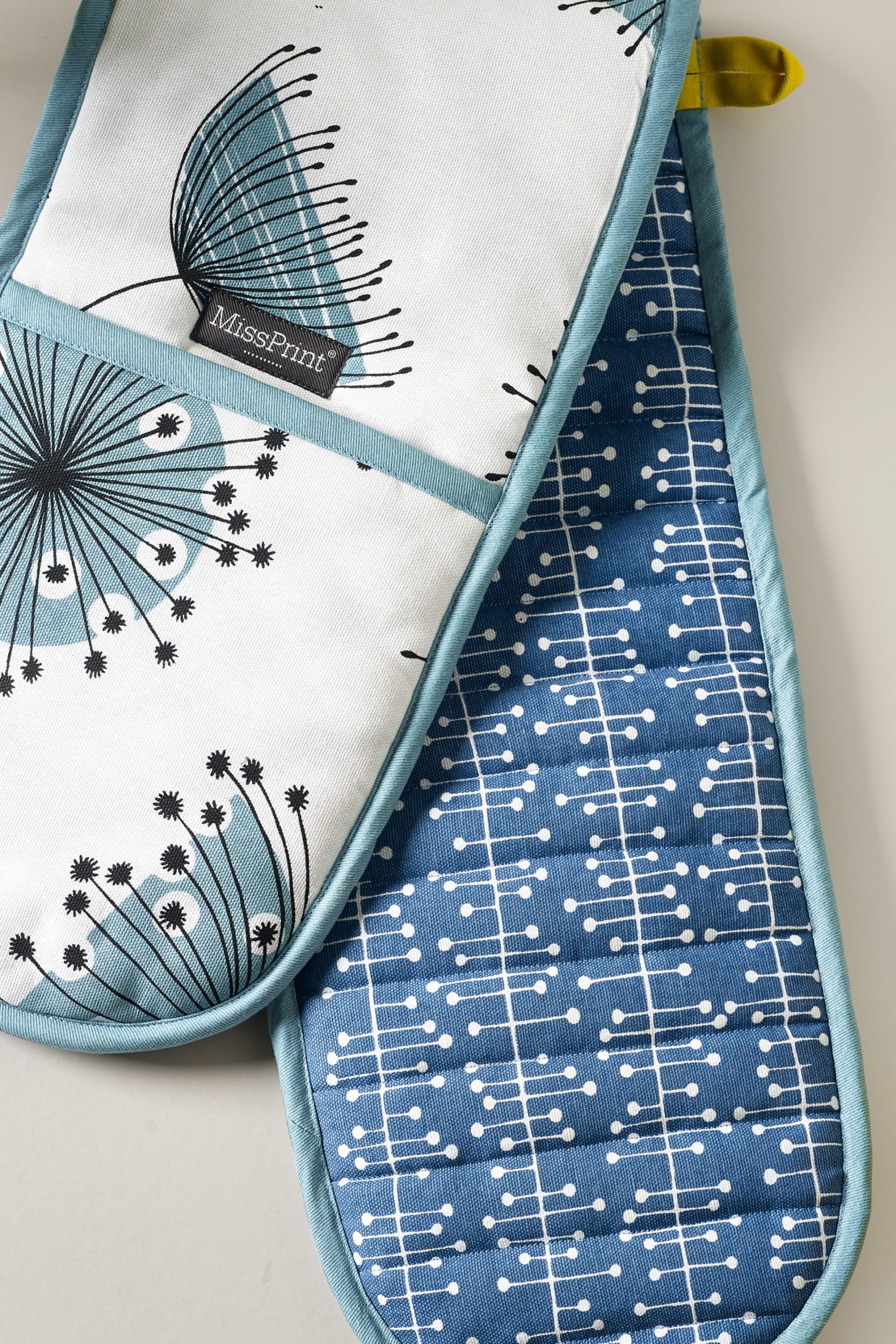 Dandelion Mobile: Single Oven Glove - Image 4